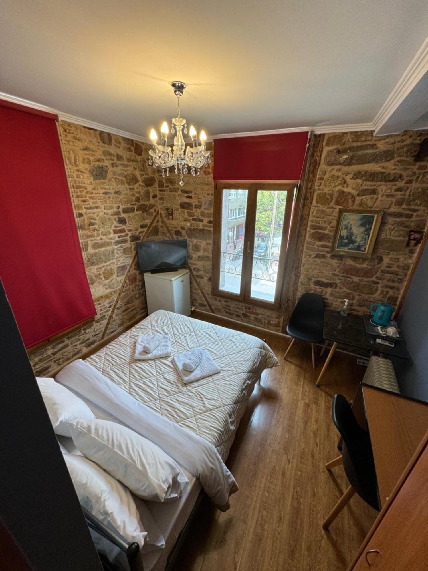 Ionia Rooms Chios Town Bagian luar foto