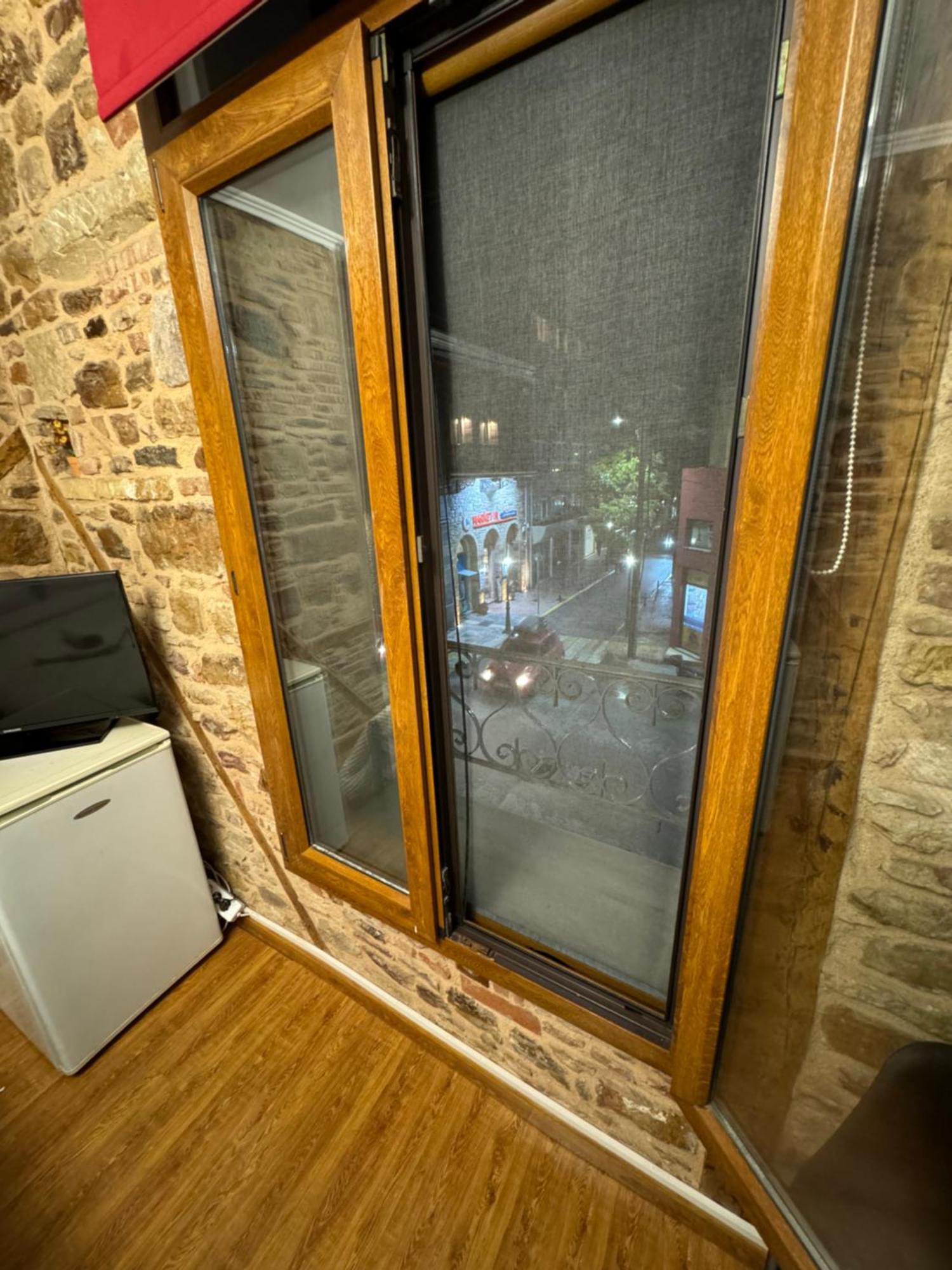 Ionia Rooms Chios Town Bagian luar foto