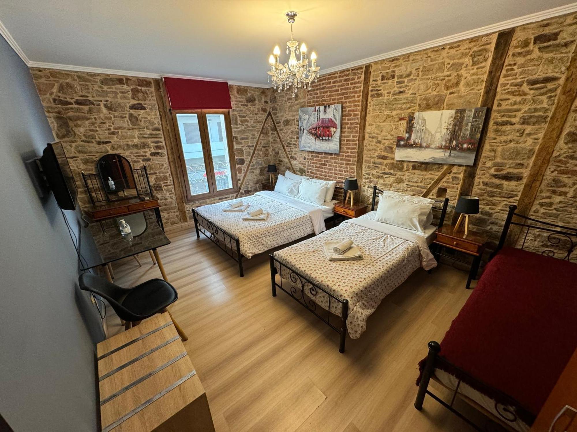 Ionia Rooms Chios Town Bagian luar foto