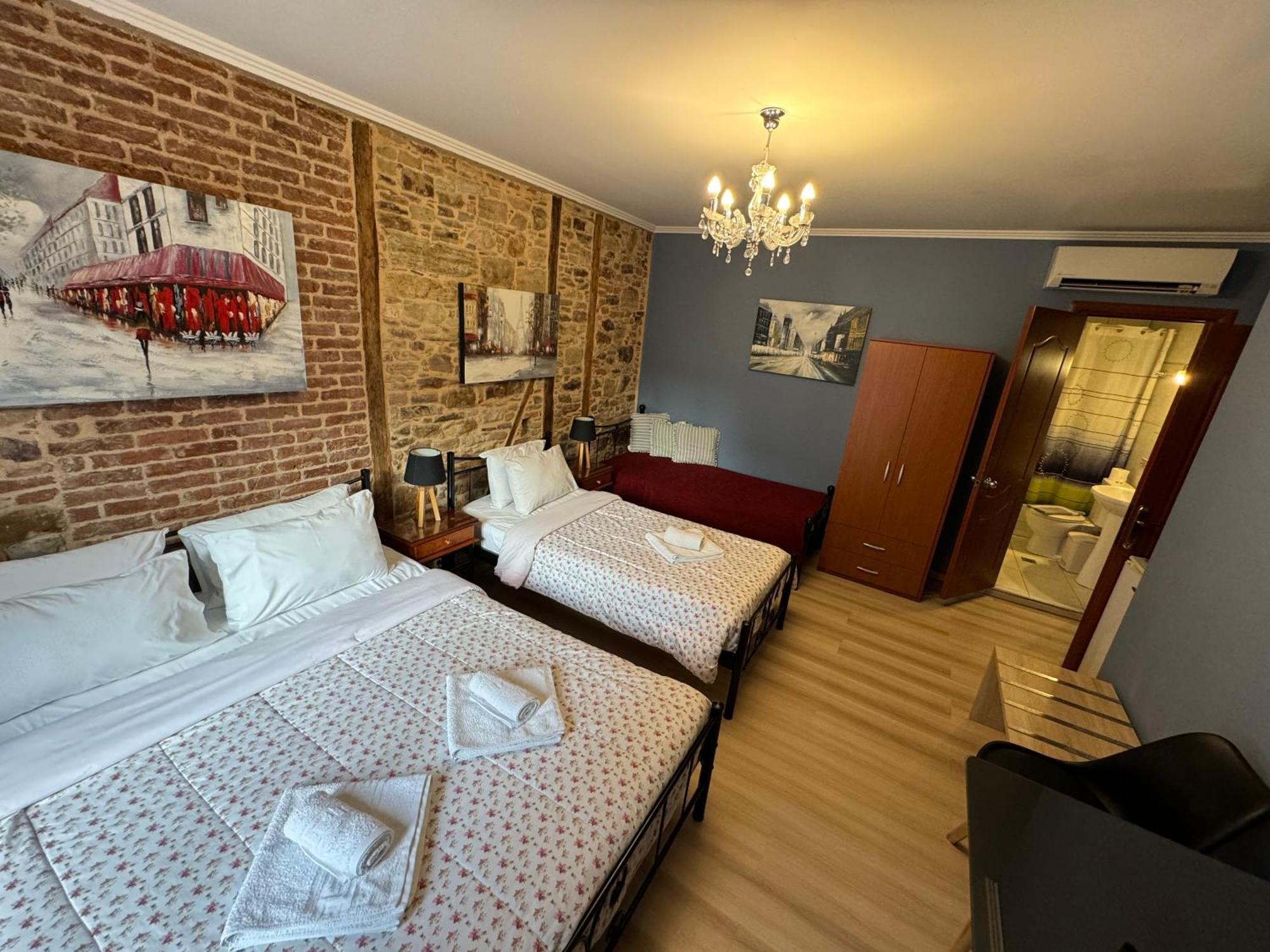 Ionia Rooms Chios Town Bagian luar foto