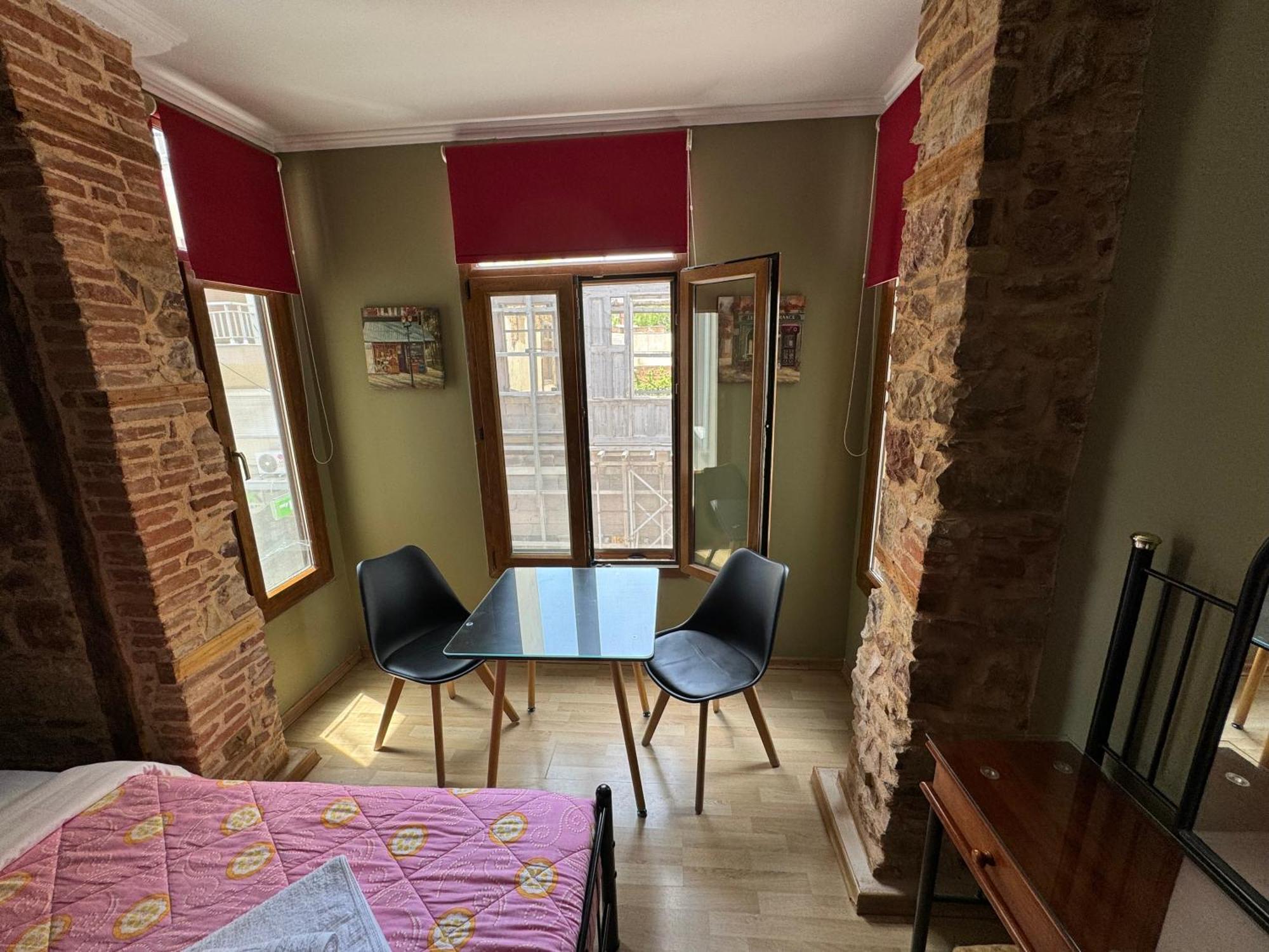 Ionia Rooms Chios Town Bagian luar foto