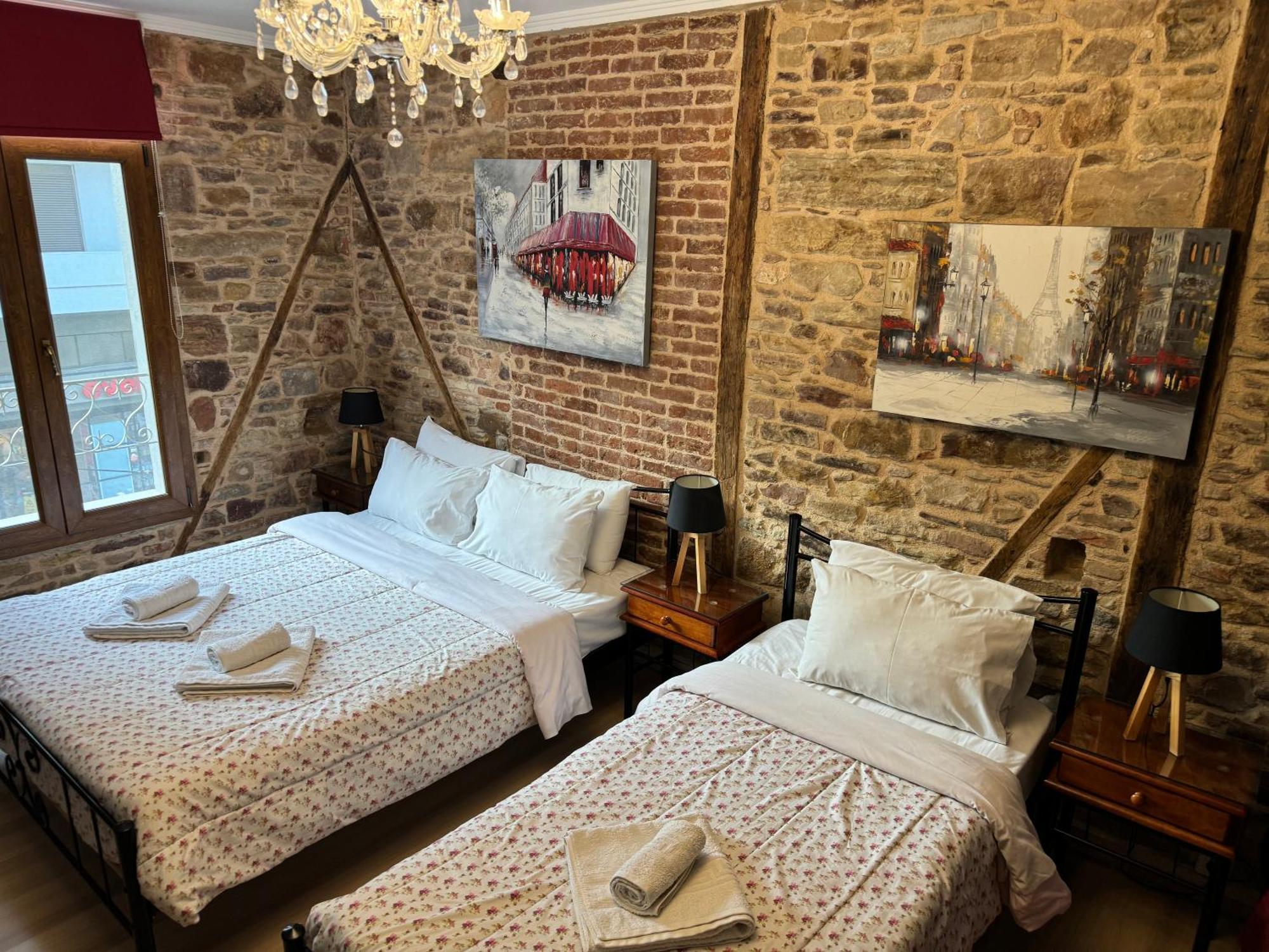 Ionia Rooms Chios Town Bagian luar foto