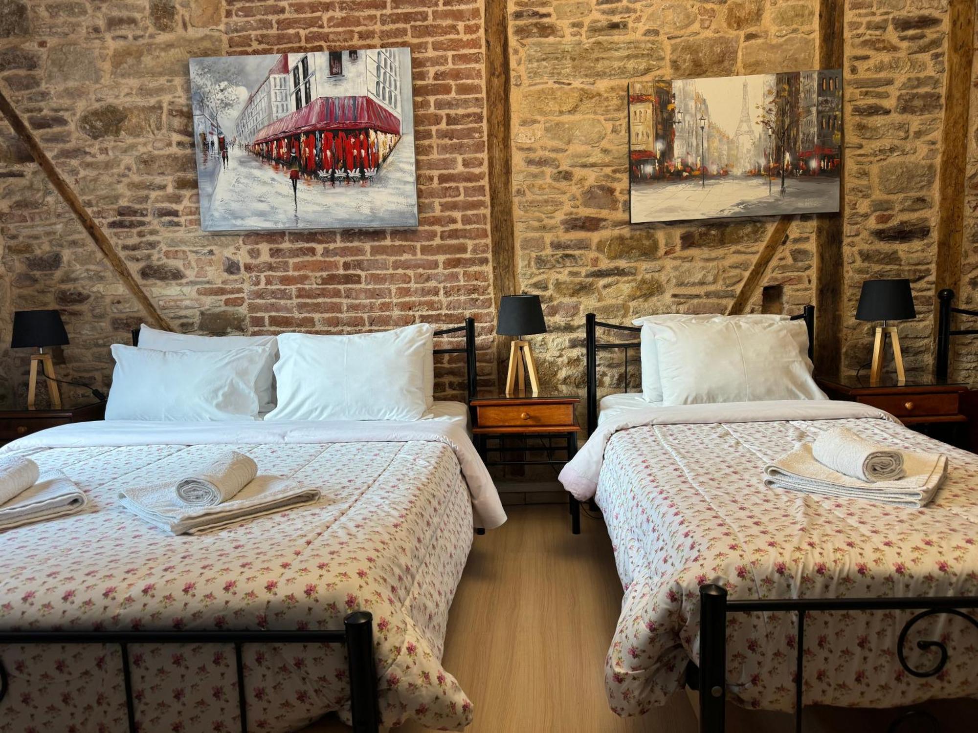 Ionia Rooms Chios Town Bagian luar foto
